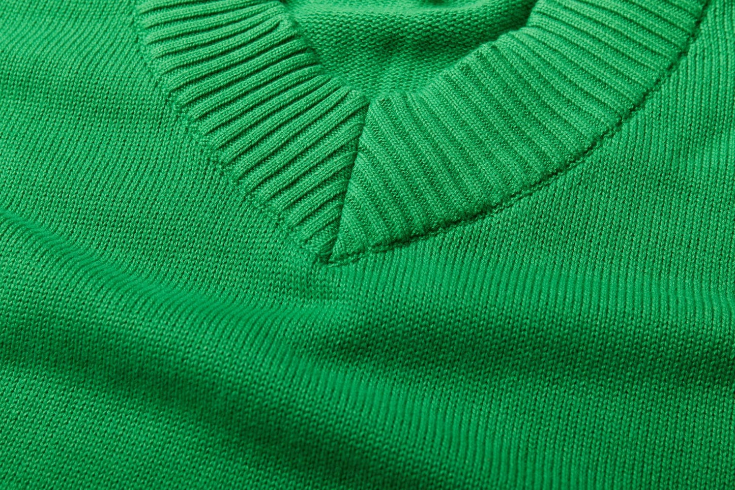 Women's V-Neck Jumper